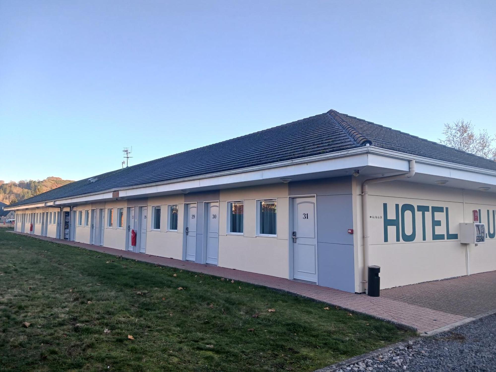 The Originals Access, Hotel Le Lutea Riom-es-Montagnes Exterior foto