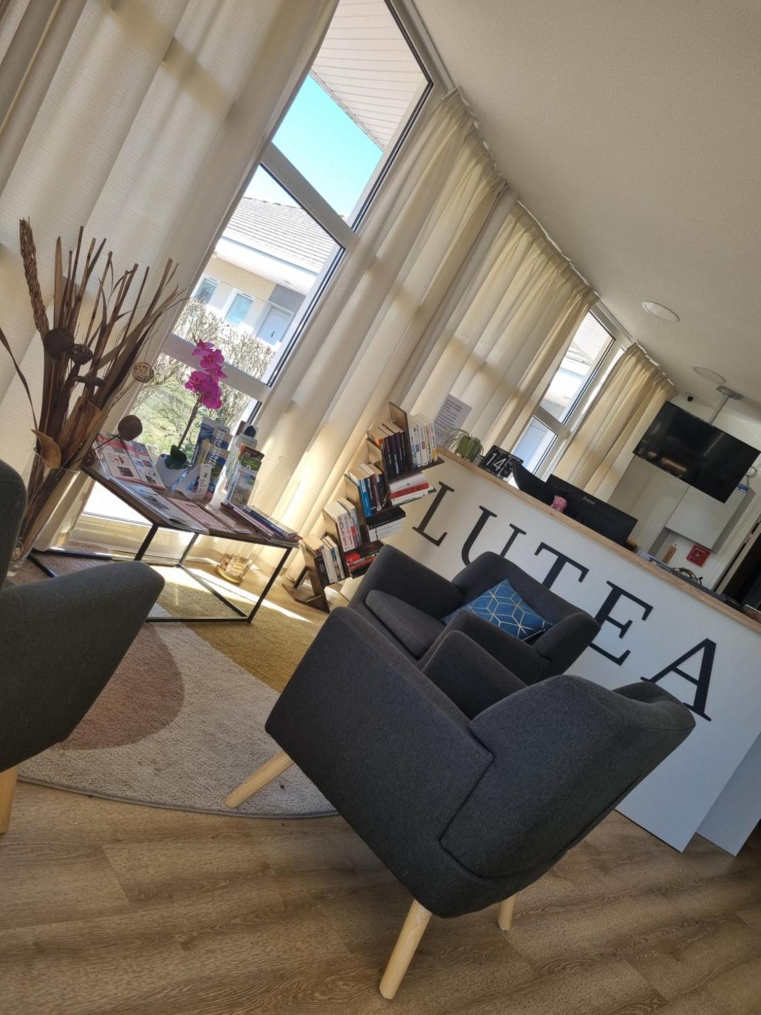The Originals Access, Hotel Le Lutea Riom-es-Montagnes Exterior foto