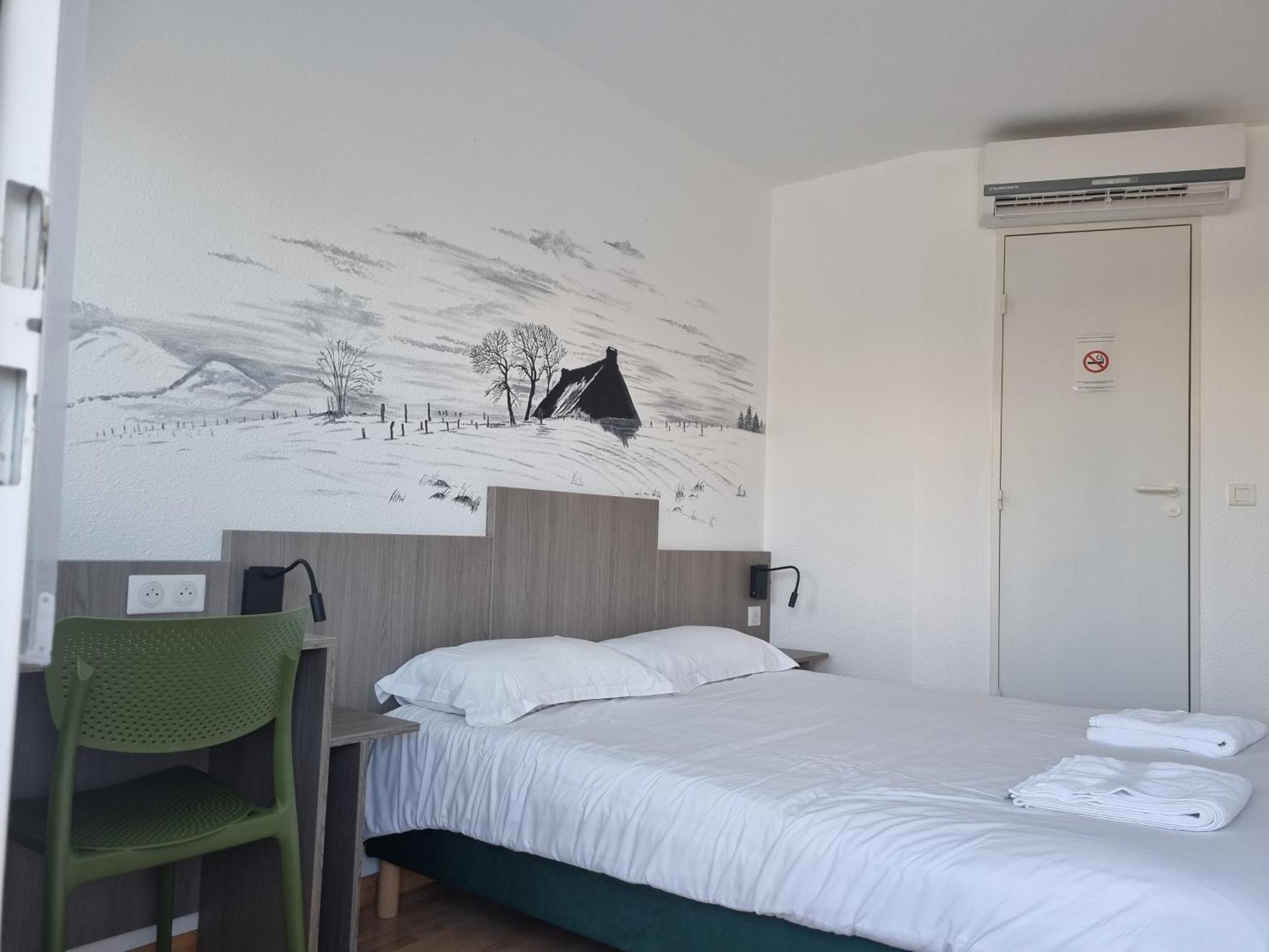 The Originals Access, Hotel Le Lutea Riom-es-Montagnes Exterior foto
